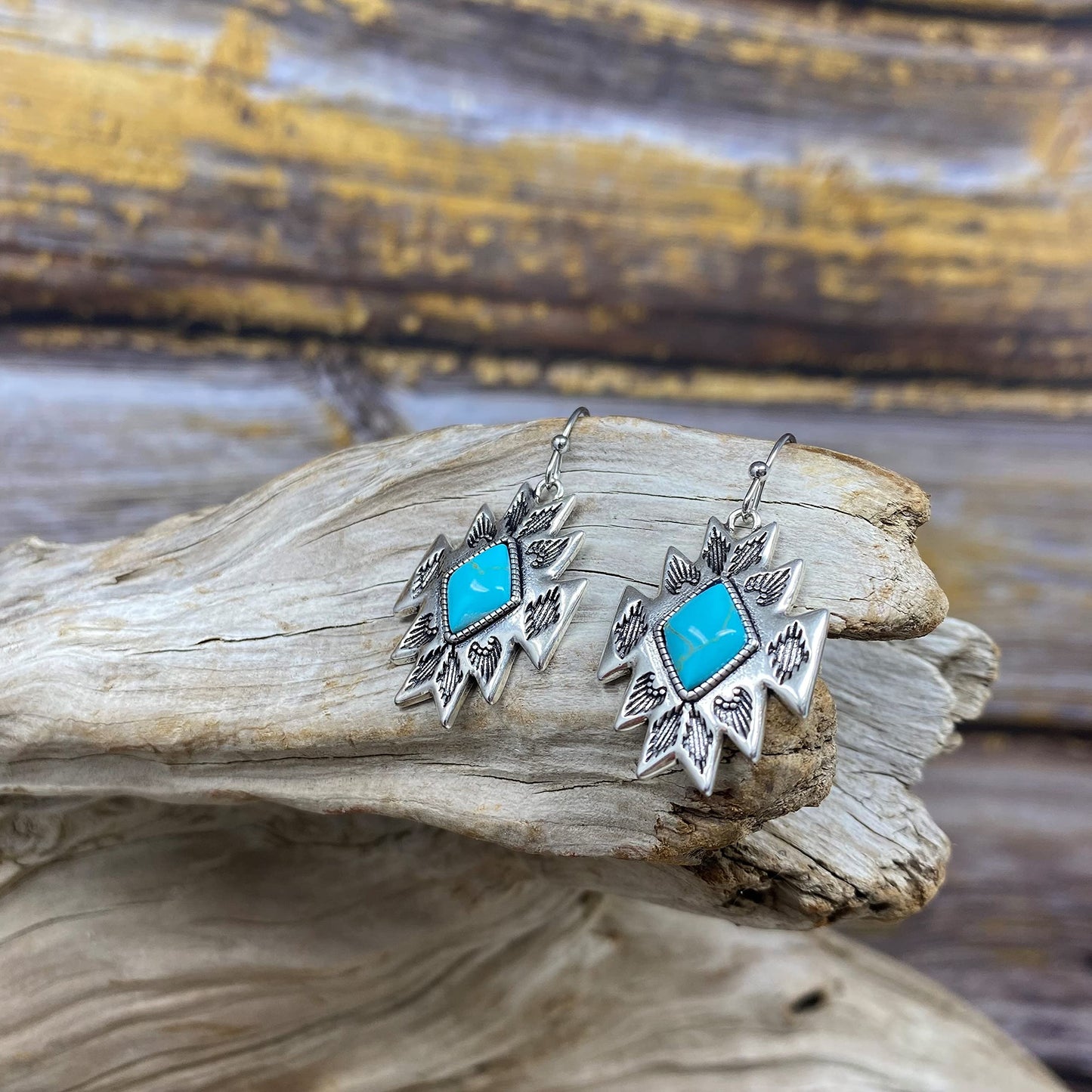 Montana Silversmiths Western Lifestyle Turquoise Dangle Earrings (Star Pendant)