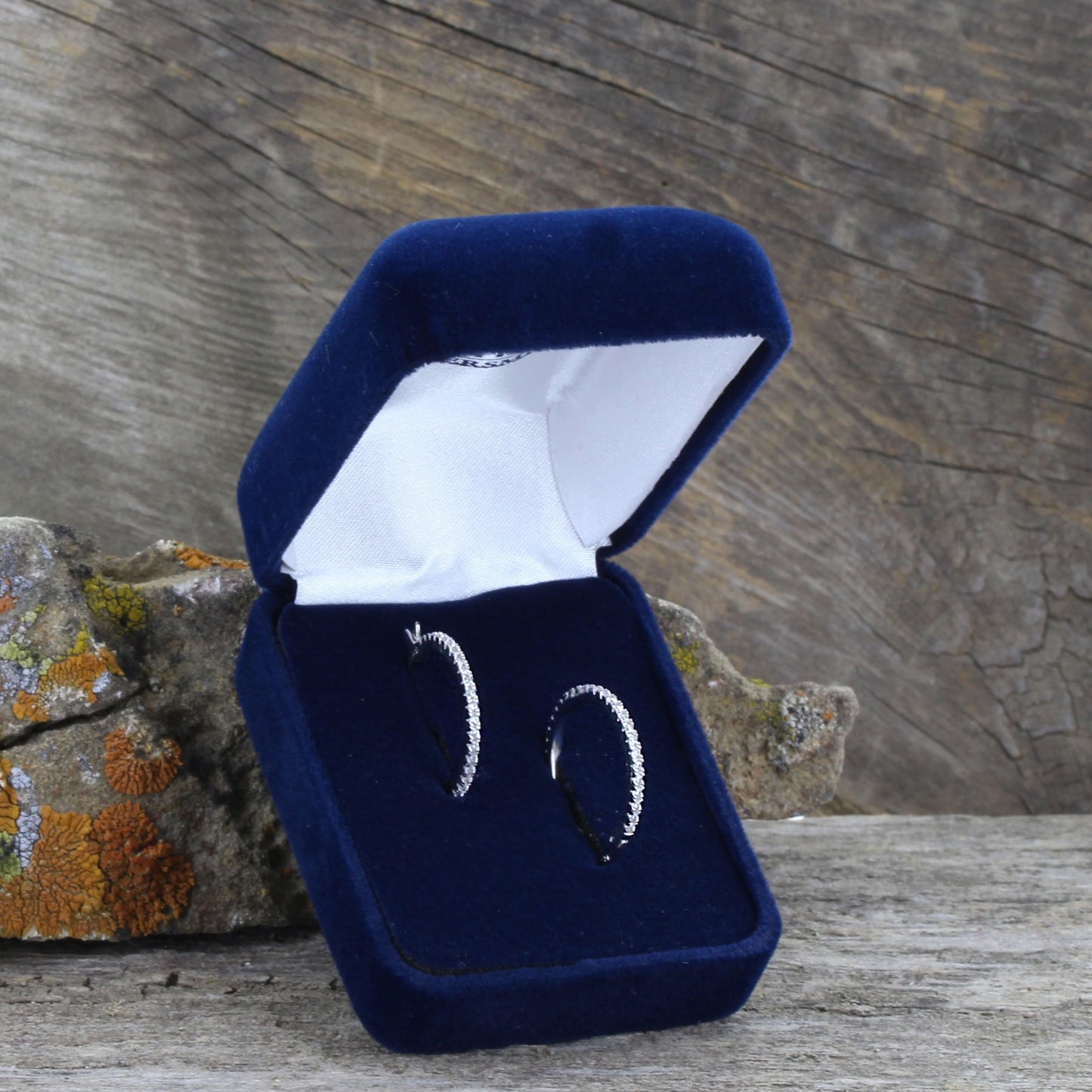 Montana Silversmiths Women's Silver Classic Hoop Earrings Silver One Size