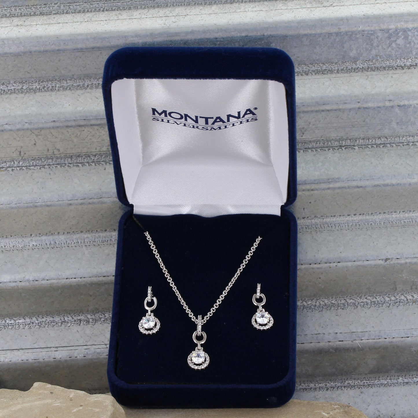 Montana Silversmiths Halo and Horseshoes Jewelry Set - JS3808