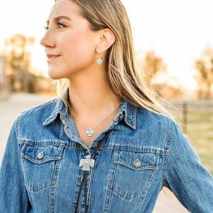 Montana Silversmiths Western Lifestyle Braided Leather Cord Silver Finished Arrow Pointed Tips Southwestern Style Bolo Tie