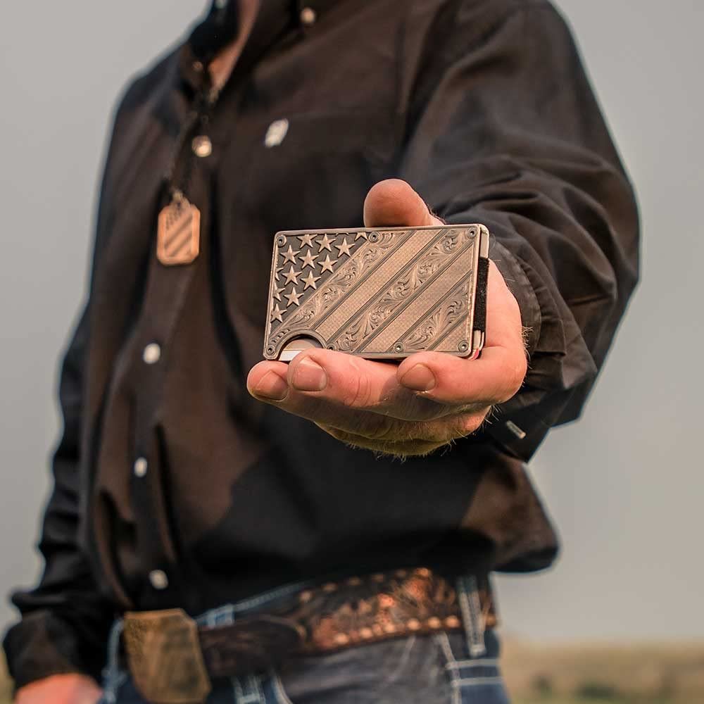 Montana Silversmiths Men's Credit Card And Cash Case With Praying Cowboy - Crcard2-731