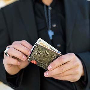 Montana Silversmiths Men's Credit Card And Cash Case With Praying Cowboy - Crcard2-731